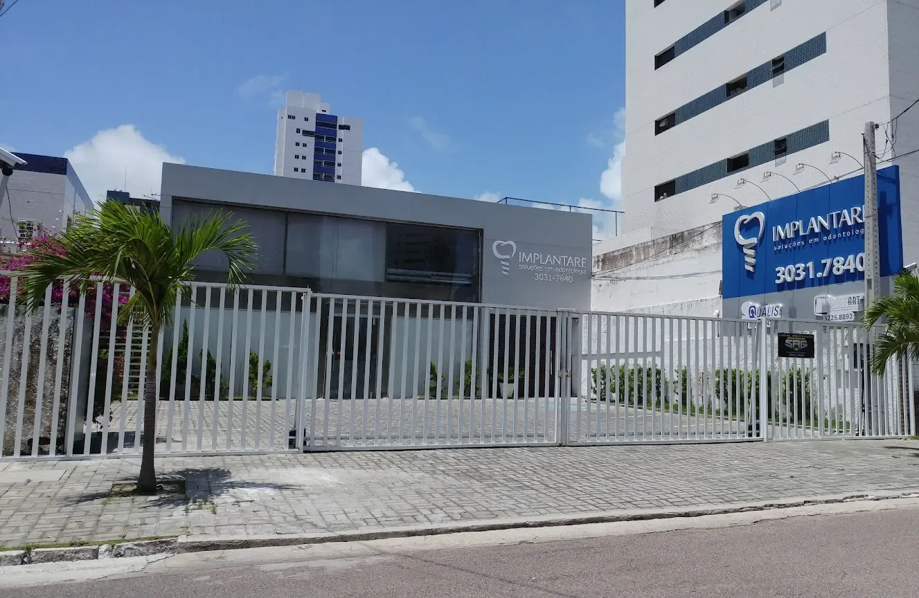 Fachada da clínica Implantare em Manaíra, João Pessoa